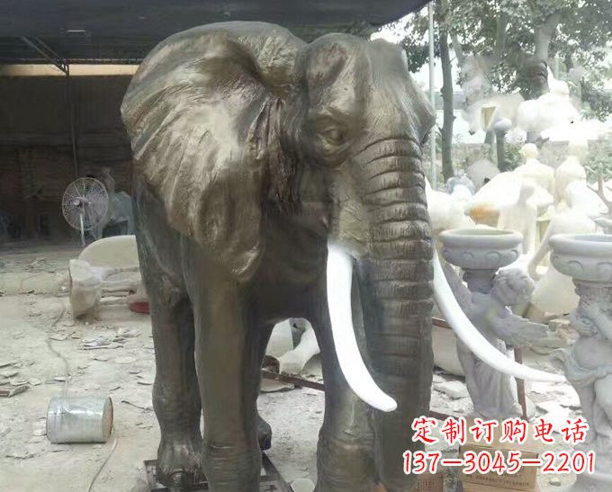 黄冈玻璃钢大象雕塑——一座非凡的雕塑