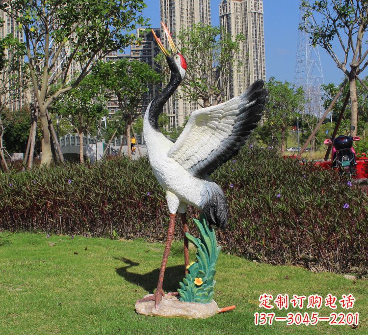 黄冈仙鹤雕塑玻璃钢的艺术之美