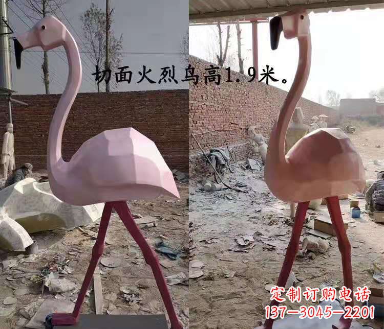 黄冈玻璃钢仙鹤雕塑——灵动的艺术美学