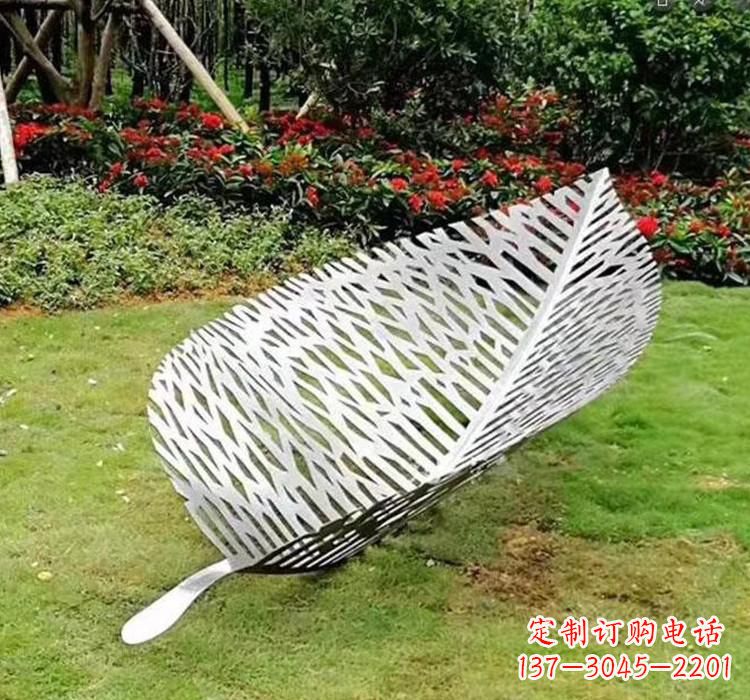 黄冈不锈钢树叶雕塑艺术与美的结合