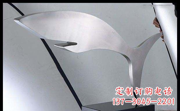 黄冈精美不锈钢鲸鱼雕塑