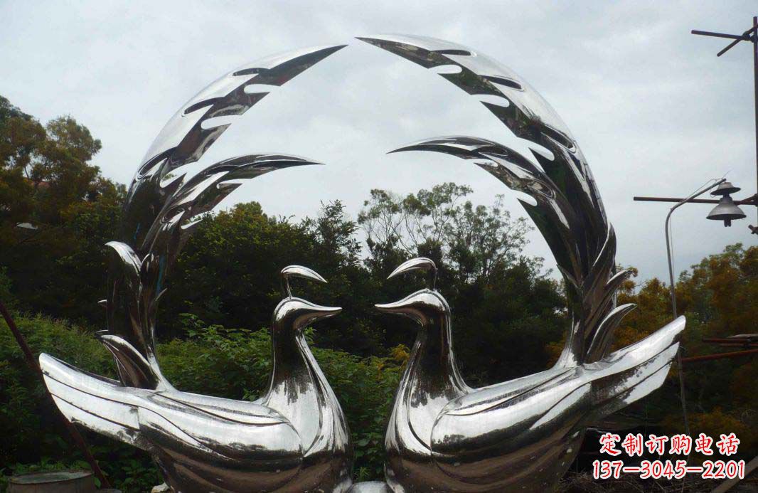 黄冈不锈钢孔雀雕塑浪漫与灵动