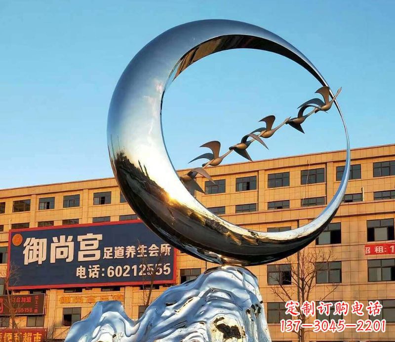 黄冈不锈钢大雁雕塑象征着生机勃勃的美丽