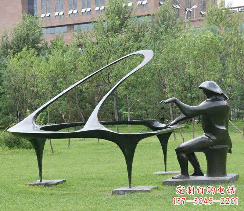 黄冈不锈钢钢琴雕塑——激发人们心中的音乐