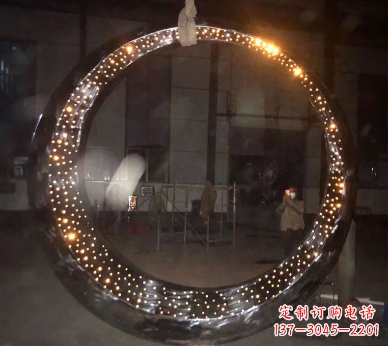 黄冈璀璨夜空,不锈钢发光月亮雕塑