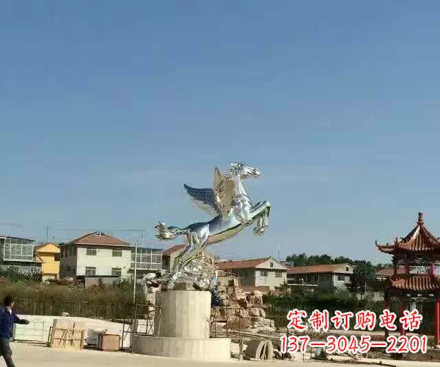 黄冈不锈钢飞马雕塑象征勇气与美丽