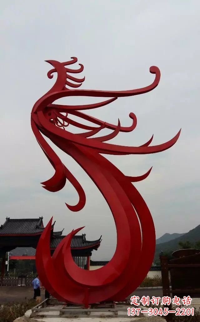 黄冈凤凰雕塑象征着和平与繁荣