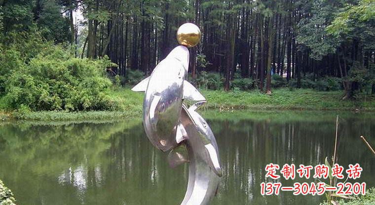 黄冈海豚的传说——不锈钢公园顶部雕塑