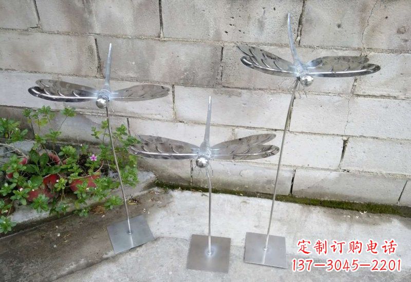 黄冈动物雕塑不锈钢蜻蜓的精美镜面