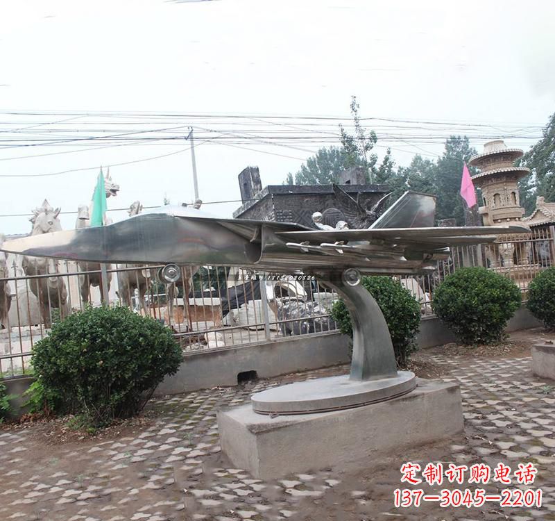 黄冈不锈钢飞机雕塑——一种象征着力量与和平的艺术品