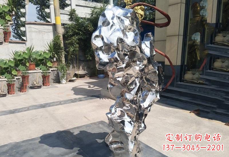 黄冈太湖石雕塑传承中华文化精髓