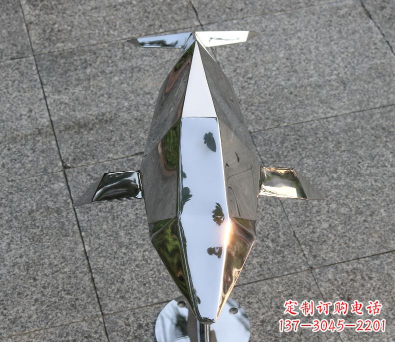 黄冈海豚雕塑令不锈钢广场更加灿烂