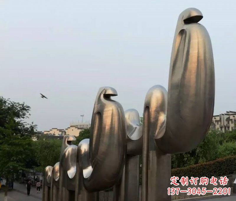 黄冈不锈钢骆驼雕塑给城市增添新魅力