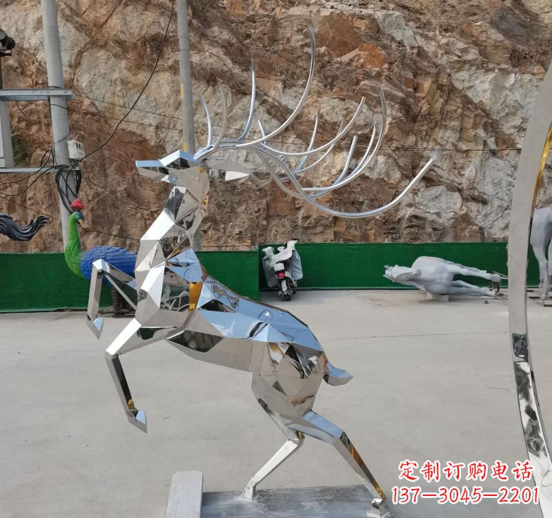 黄冈梅花鹿雕塑美丽而神秘的存在