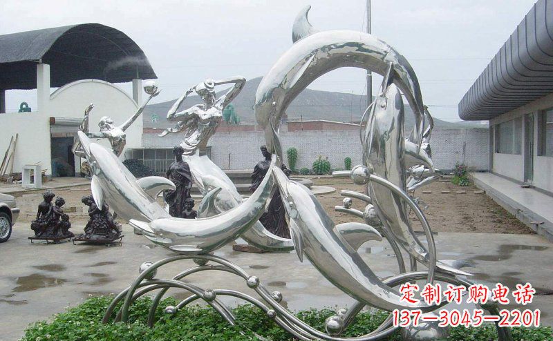 黄冈不锈钢海豚的灵动嬉戏