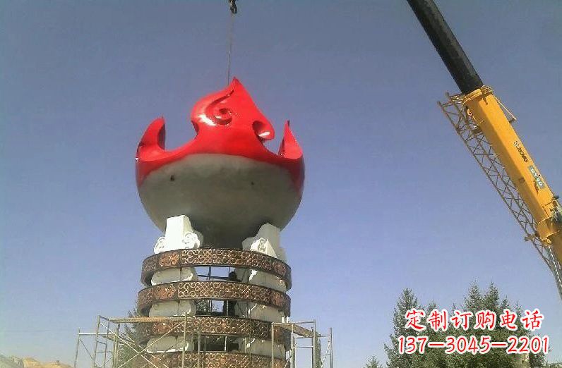 黄冈不锈钢火炬雕塑象征着永恒的精神