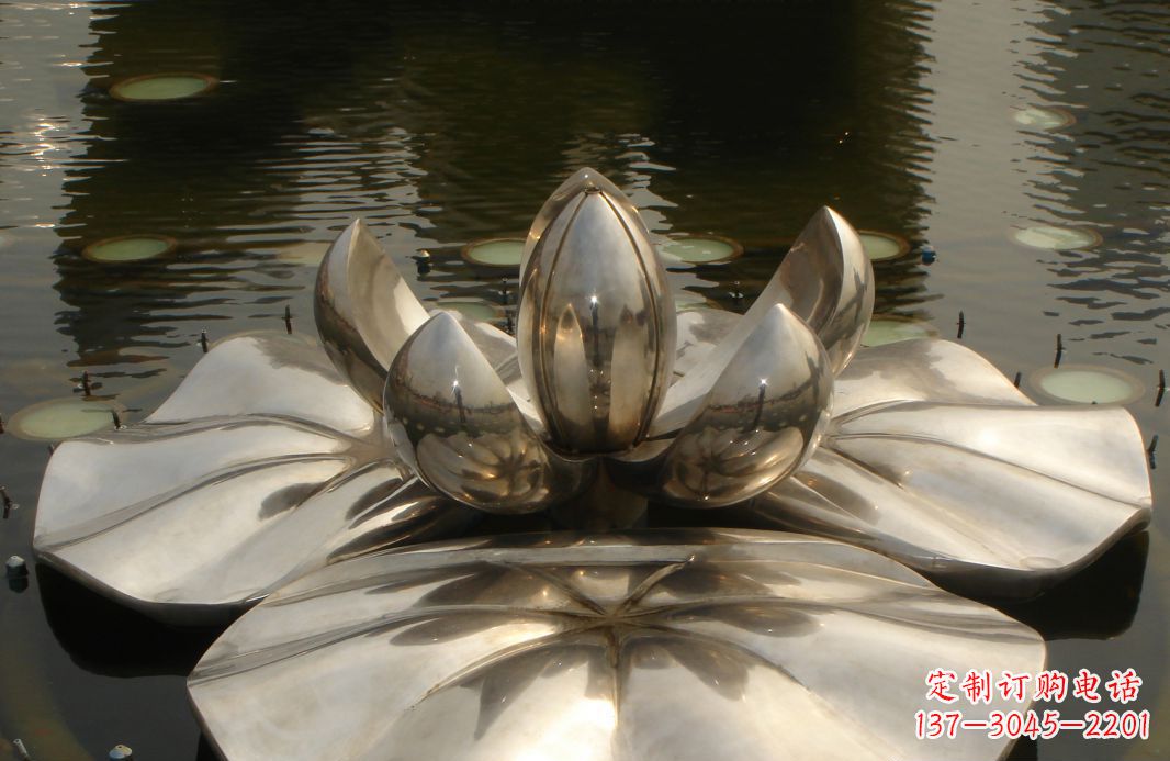 黄冈不锈钢莲花雕塑绚丽多彩的艺术之美