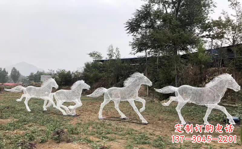 黄冈不锈钢马雕塑勇往直前