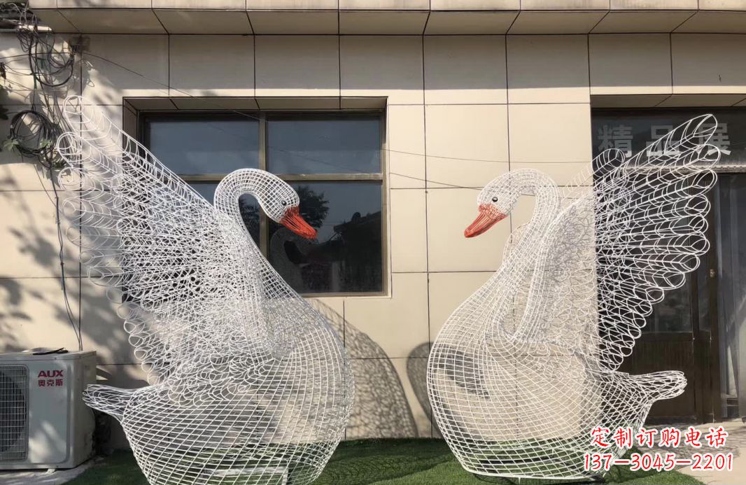 黄冈不锈钢镂空天鹅雕塑象征着美丽的永恒