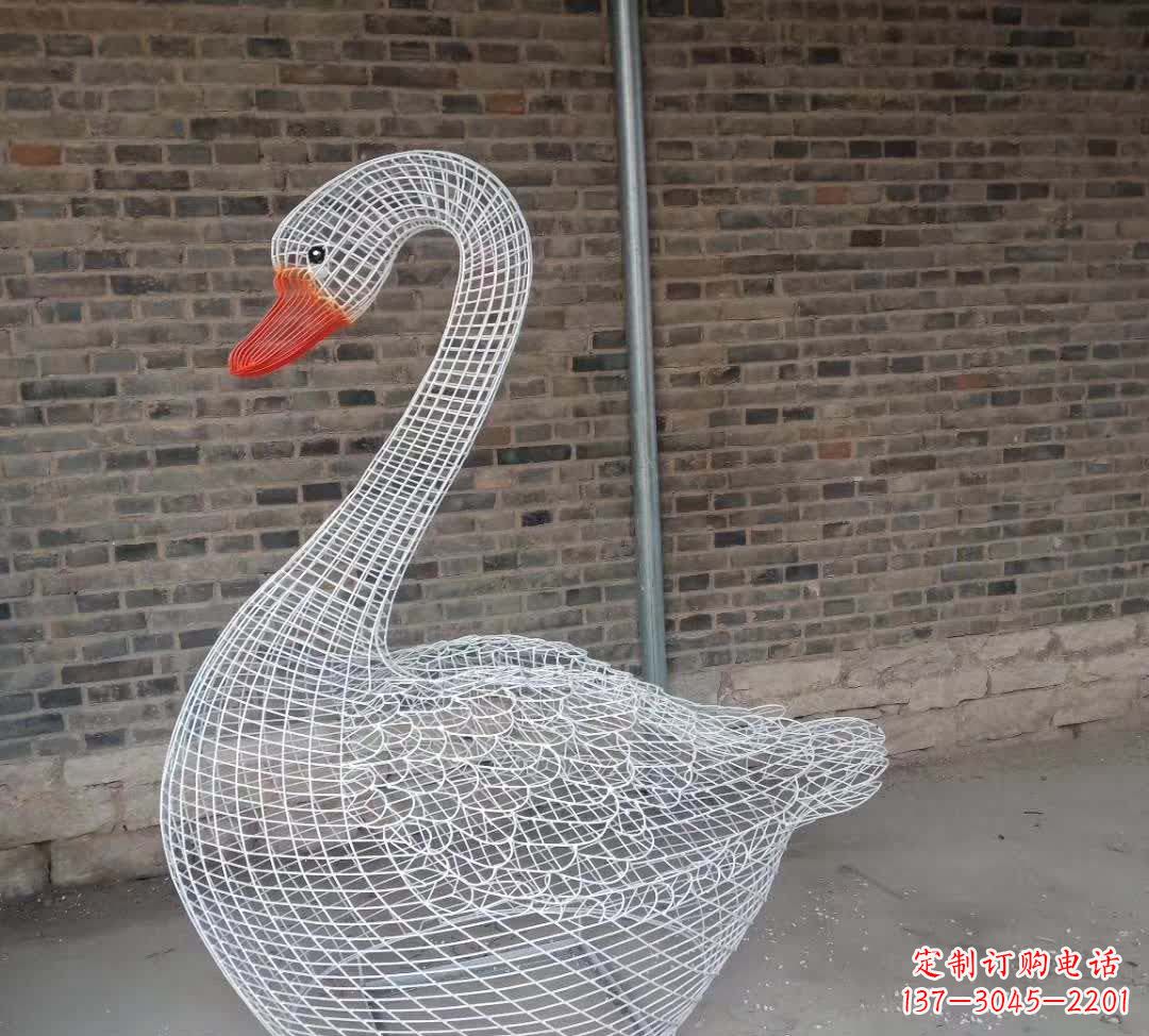 黄冈不锈钢镂空天鹅雕塑精美而优雅