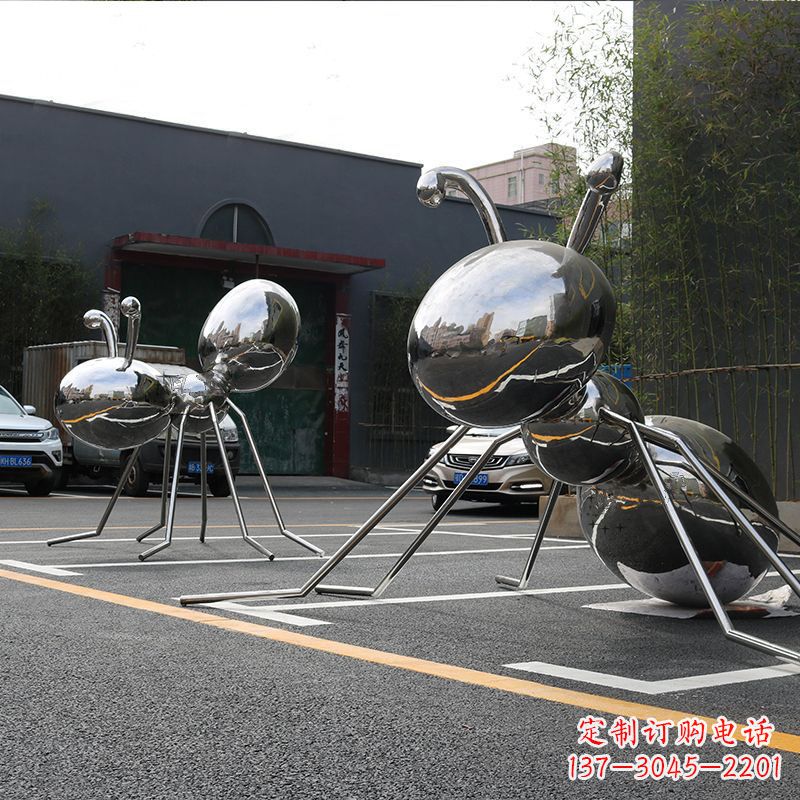 黄冈蚂蚁雕塑给城市街道带来活力