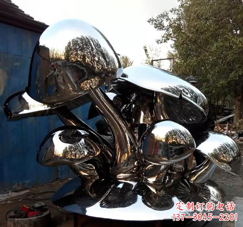 黄冈不锈钢蘑菇雕塑给空间增添活力