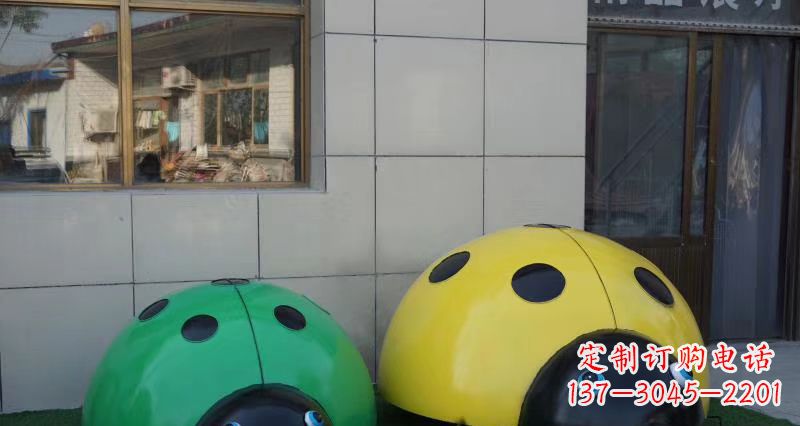 黄冈不锈钢瓢虫雕塑精致而富有艺术感