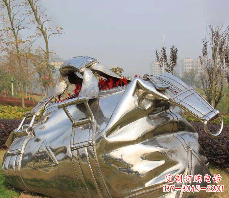 黄冈精美不锈钢手提包雕塑