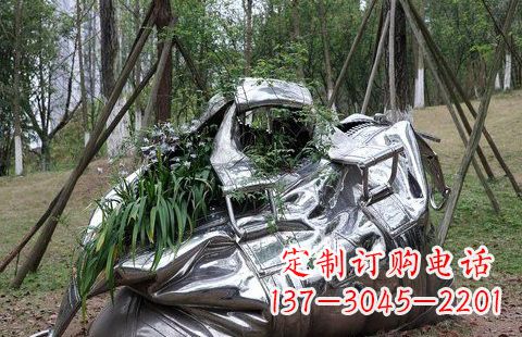 黄冈不锈钢手提包雕塑——精美的艺术形式