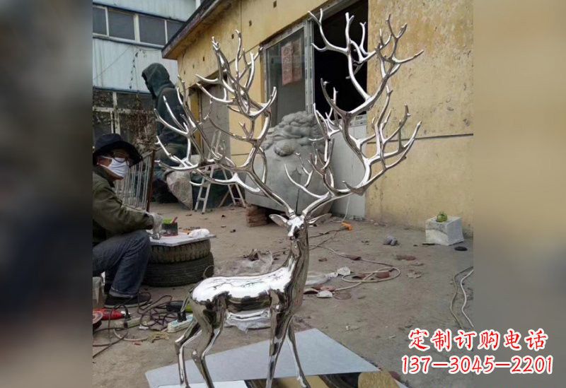 黄冈不锈钢树枝鹿雕塑艺术精美的自然之美