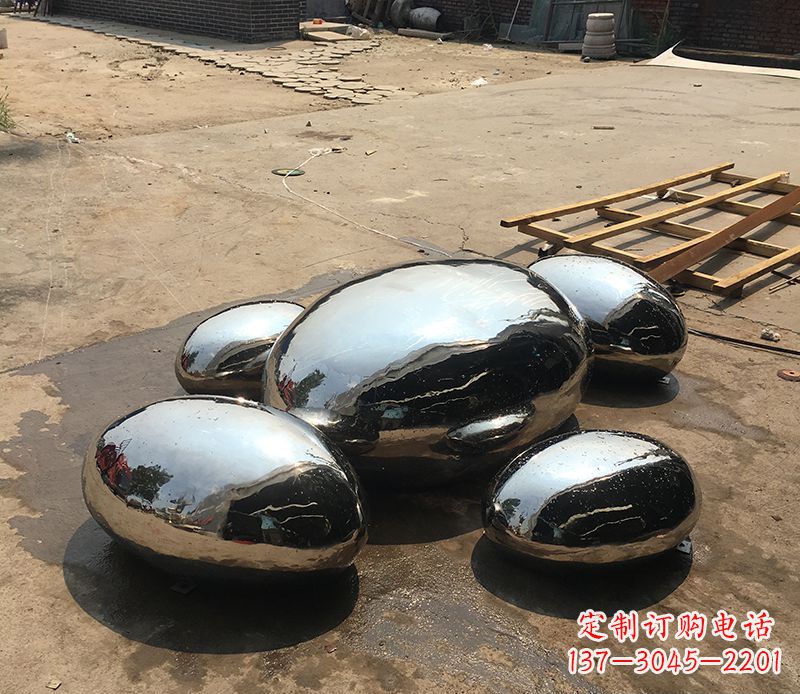 黄冈不锈钢水滴雕塑给景观增添独特魅力