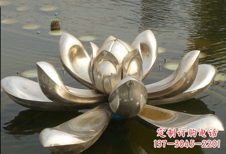 黄冈不锈钢水面上的莲花雕塑