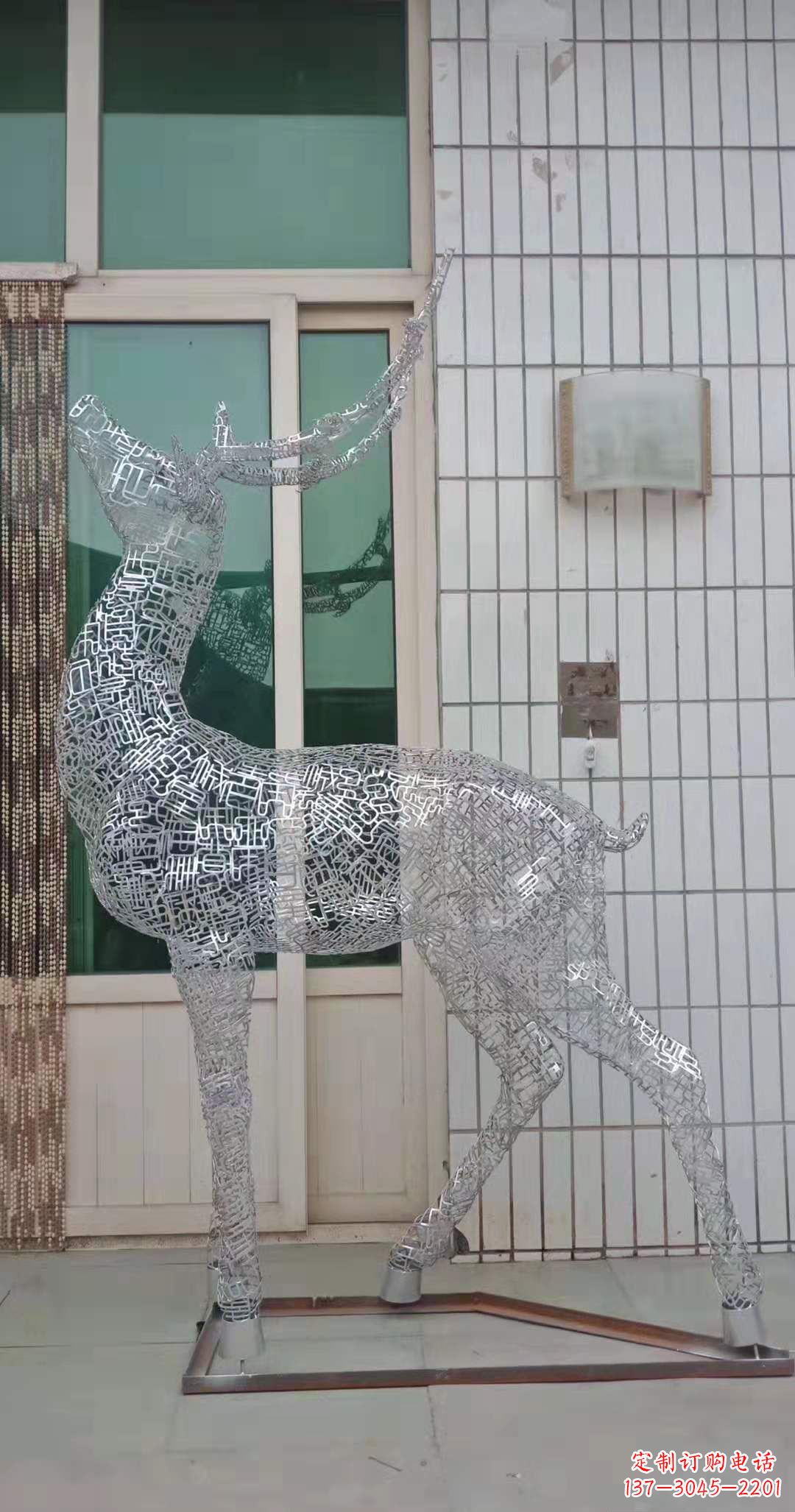 黄冈不锈钢铁艺动物雕塑——艺术与自然的完美结合