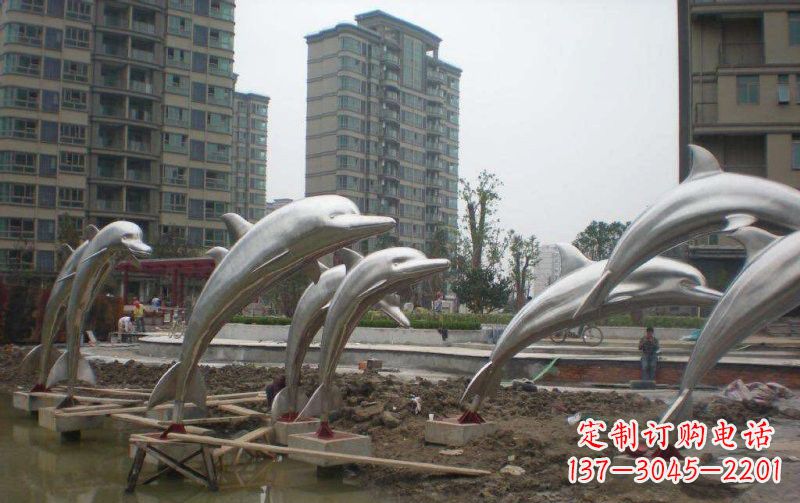 黄冈海豚雕塑——欣赏不锈钢小区的精美绝伦