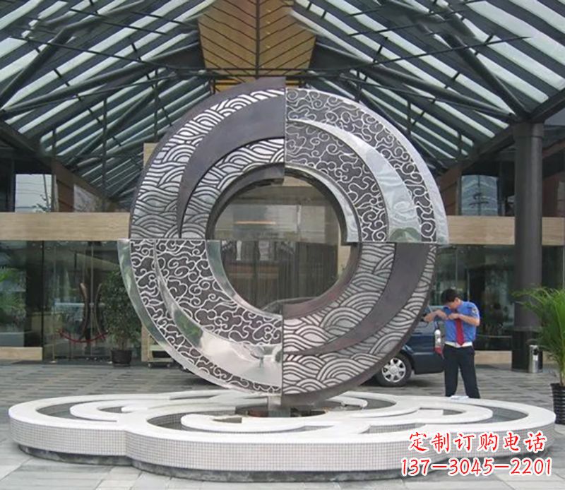 黄冈不锈钢圆环雕塑,点缀酒店空间