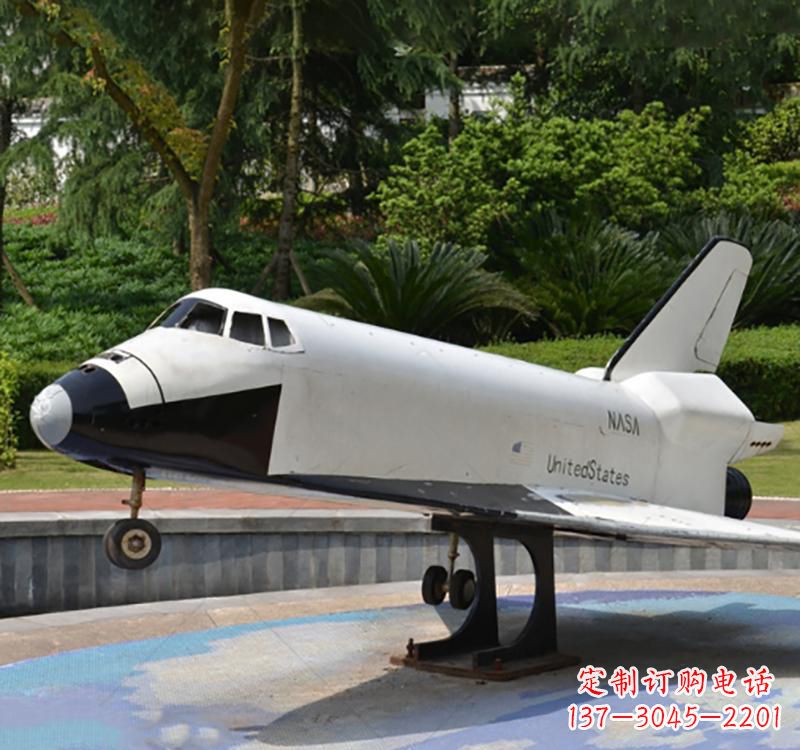 黄冈不锈钢飞机雕塑给空中增添梦幻氛围