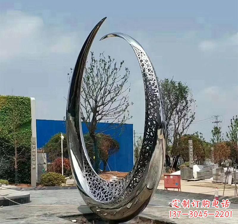 黄冈不锈钢圆环雕塑将艺术与实用结合