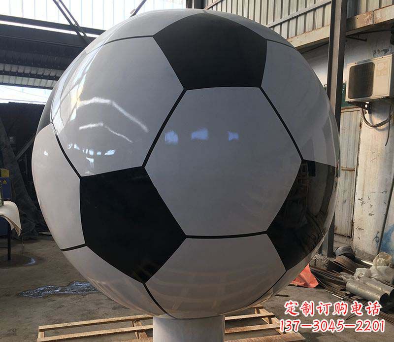 黄冈不锈钢足球雕塑精美的艺术品