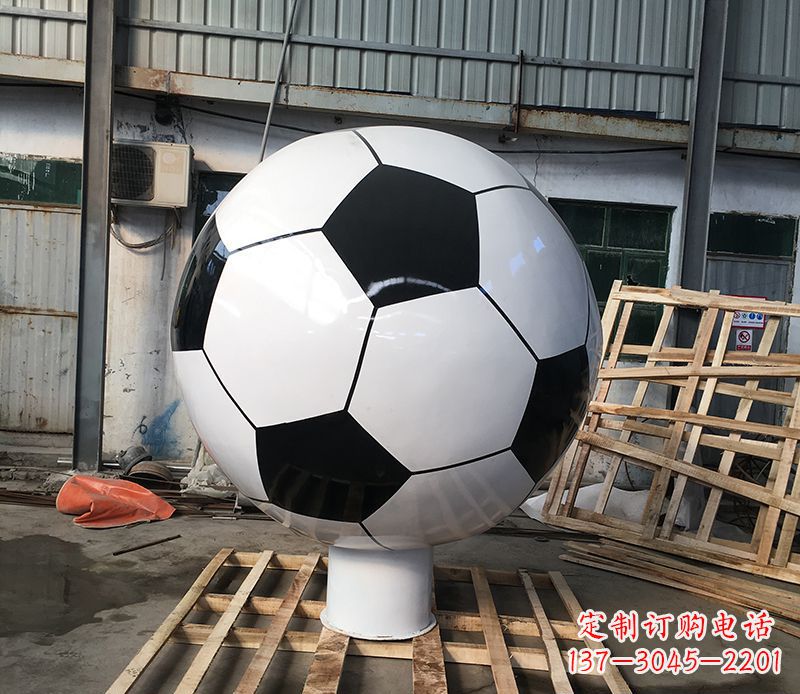 黄冈不锈钢足球广场景观雕塑