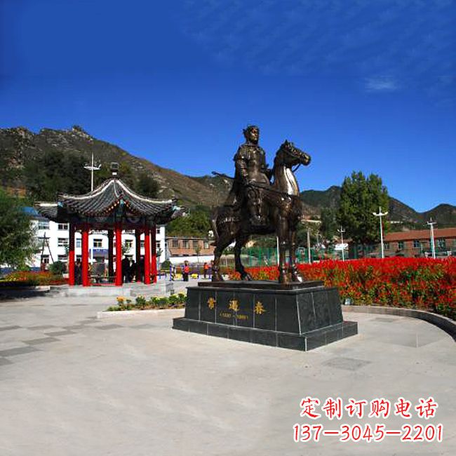 黄冈纪念历史名人的骑马雕塑