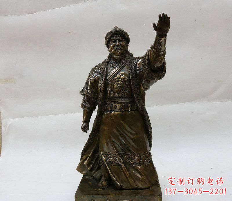 黄冈成吉思汗源自铜雕的传奇人物
