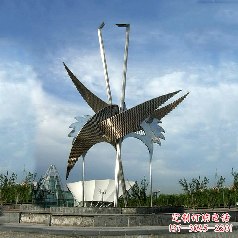 黄冈城市广场不锈钢铁艺抽象仙鹤景观雕塑