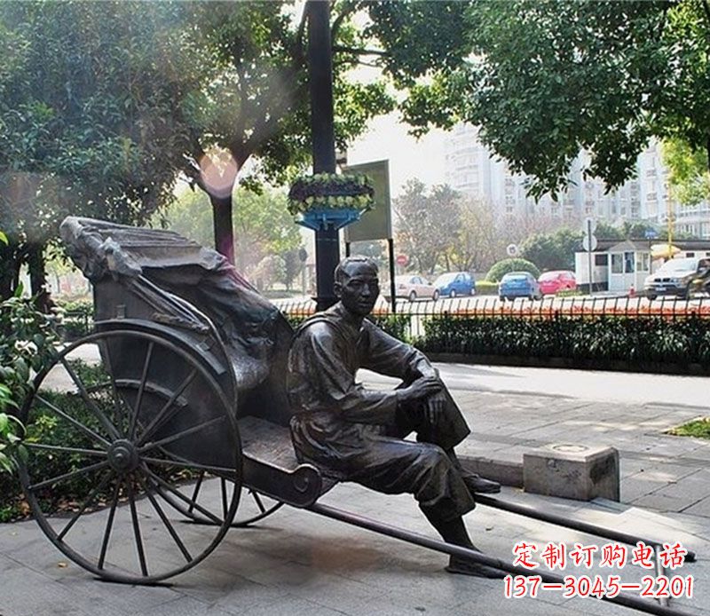 黄冈城市接头黄包车夫铜雕——记录城市历史的缩影