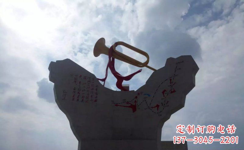 黄冈革命烈士冲锋号雕塑让革命历史长存