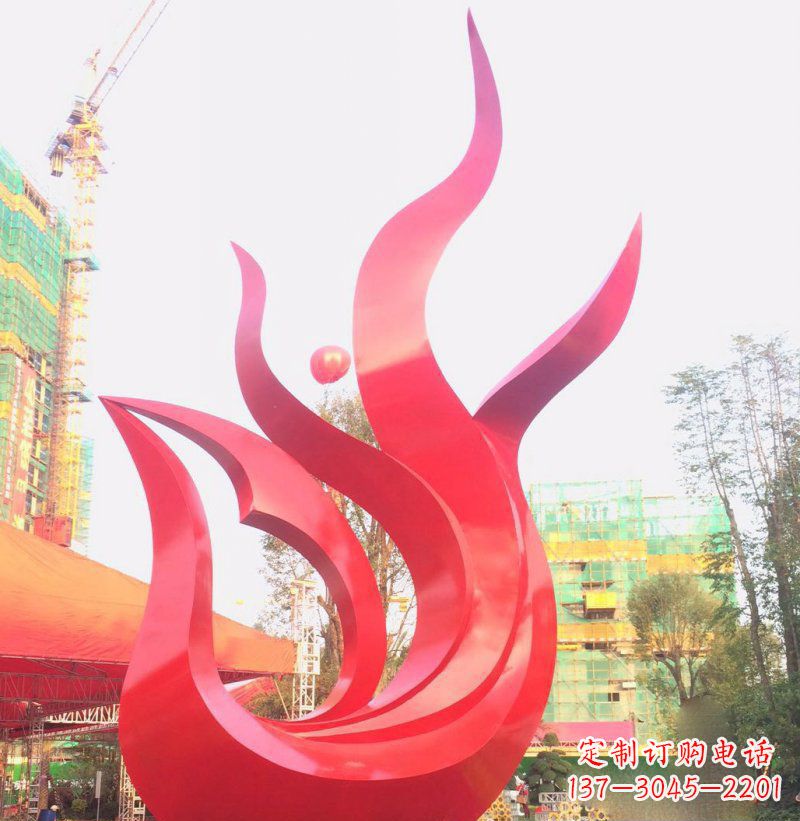黄冈凤凰雕塑一座传承着历史文化的艺术品