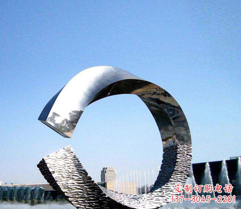黄冈抽象镜面不锈钢圆环雕塑