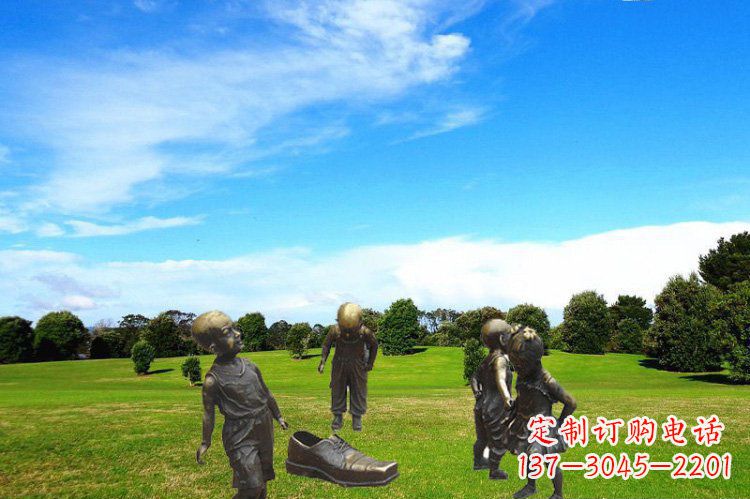 黄冈儿童雕塑借穿大鞋的儿童为灵感
