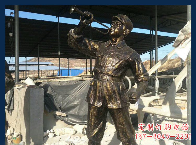 黄冈冲锋号雕塑永远记住八路军