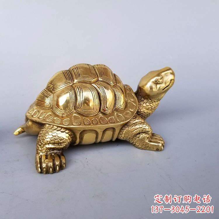 黄冈静谧的纯铜乌龟雕塑