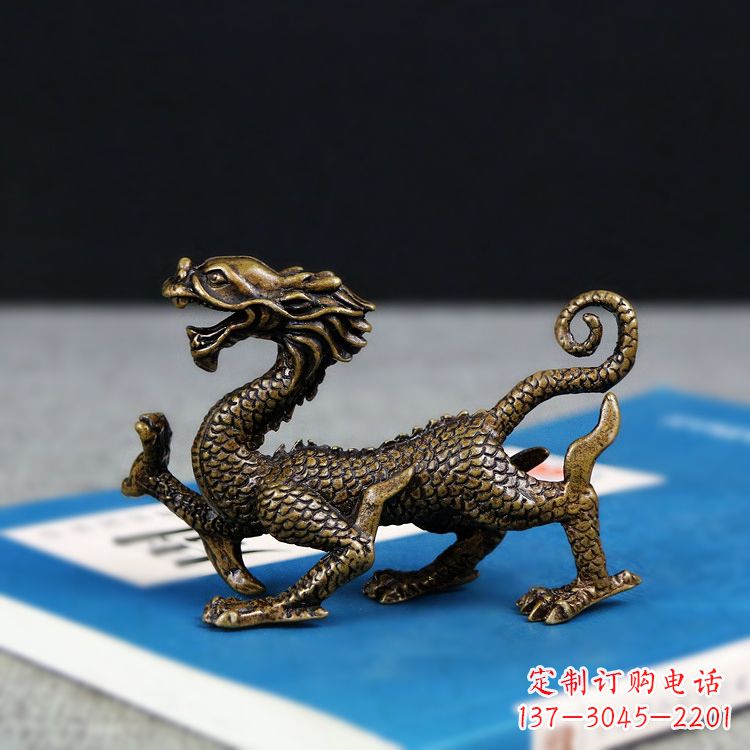 黄冈青龙雕塑用纯铜熔铸而成